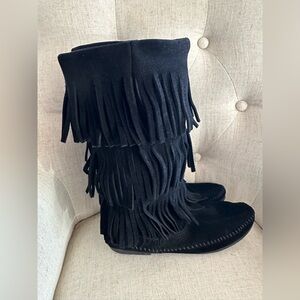 Minnetonka 3-Layer Fringe Calf High Moccasin Boots Women’s 8 Black Leather 1639